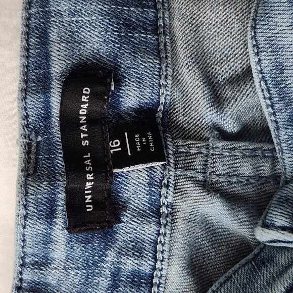 Universal Standard Blue Boyfriend Jeans - Picture 7 of 15